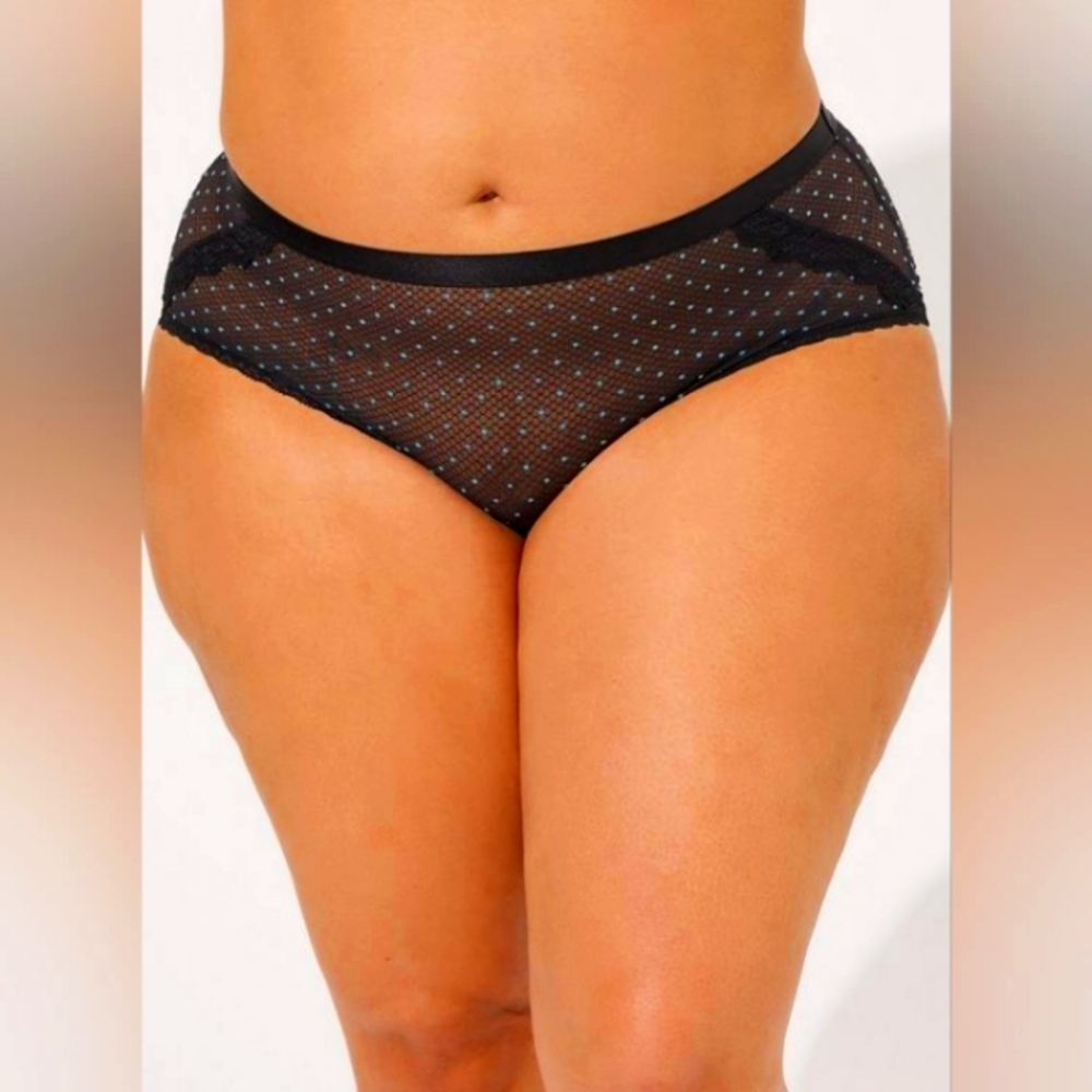 NWT Torrid Mid Rise Cheeky Panty